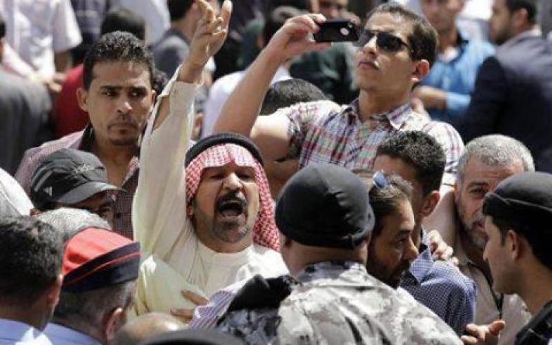 حراك الهاشمية يعتصم أمام المخابرات للمطالبة بالافراج عن أبو سويلم