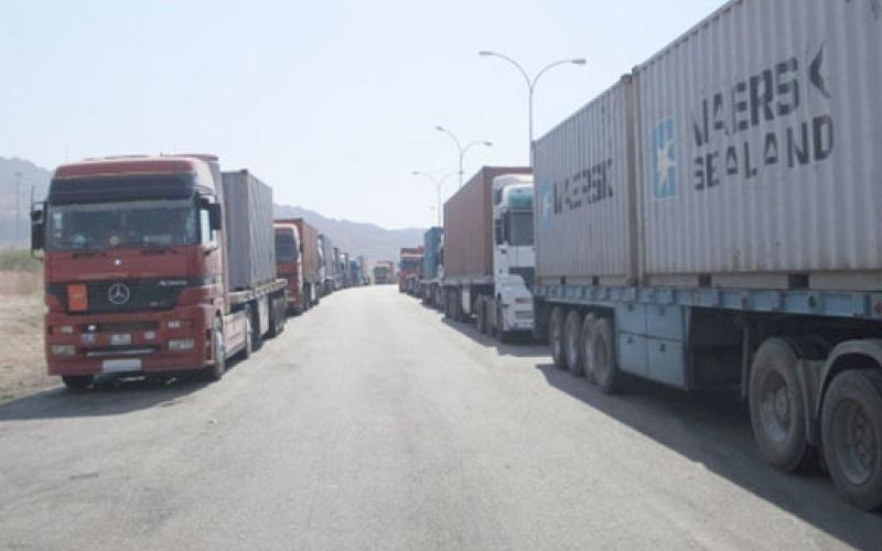 تجدد أزمة شاحنات الخضار والفواكه