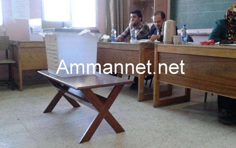 بدء عملية الاقتراع للانتخابات البلدية (صور)