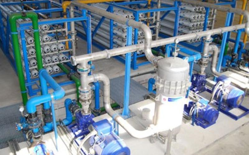 انقطاع الكهرباء عن محطة زي