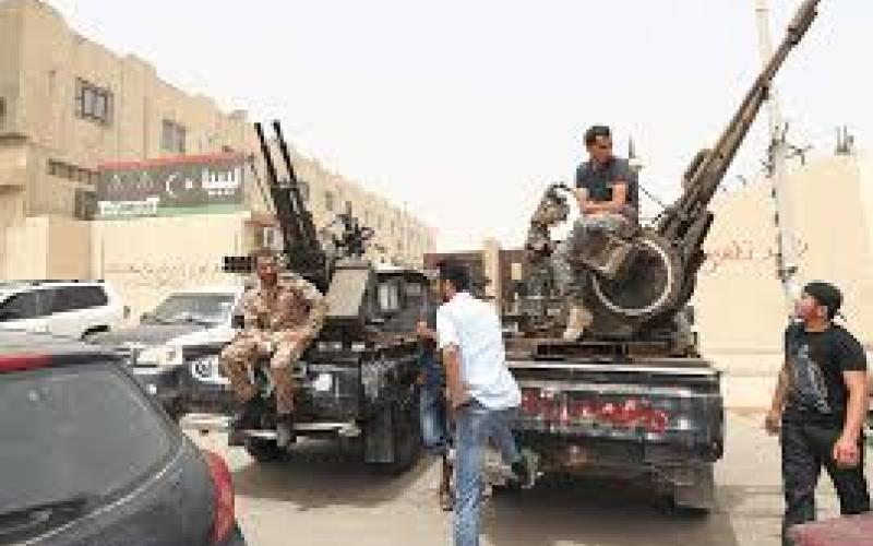 ليبيا: مسلحون يقتحمون مبنى البرلمان