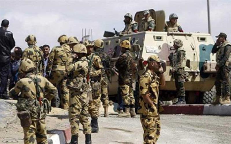 الجيش المصري: قتل 3 "إرهابيين" والقبض على 6 في شمال سيناء