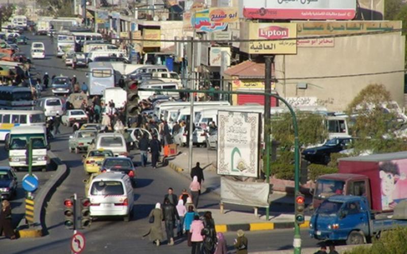 خطاب سياسي.. وكثافة صوتية تجذب المرشحين نحو الزرقاء