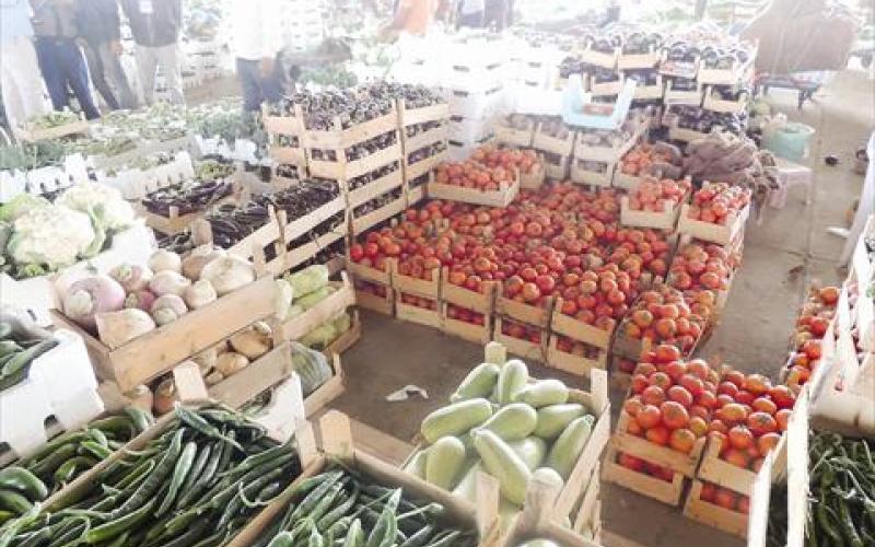 2167 طن خضار وفواكه ترد للسوق المركزي