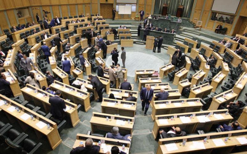 بين البيان الحكومي والأداء النيابي