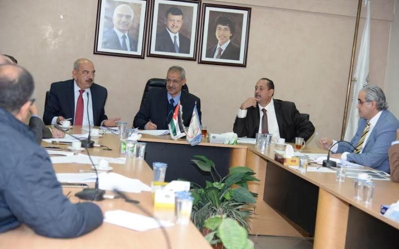 العبوس: لا يجوز تسليم رقاب الأطباء لشركات التأمين