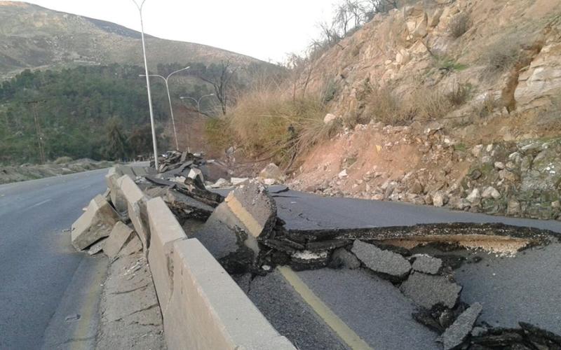 إعادة فتح طريق اربد - عمان