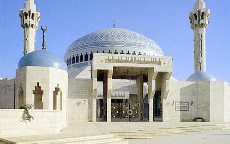 الرزاز يلغي قرار وزير الأوقاف المتعلق بالأذان