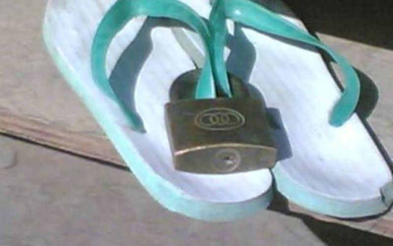 من "الشباشب" ما قتل!