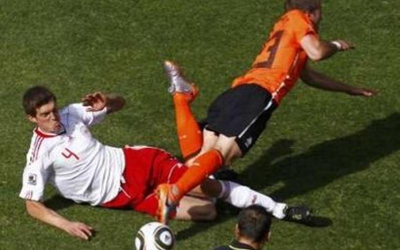 Holland overcome Denmark 2-0, Japan stun Cameroon 1-0 in World Cup
