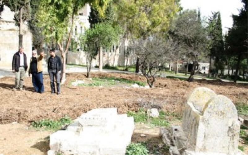 الحفريات الإسرائيلية تطال مقابر القدس