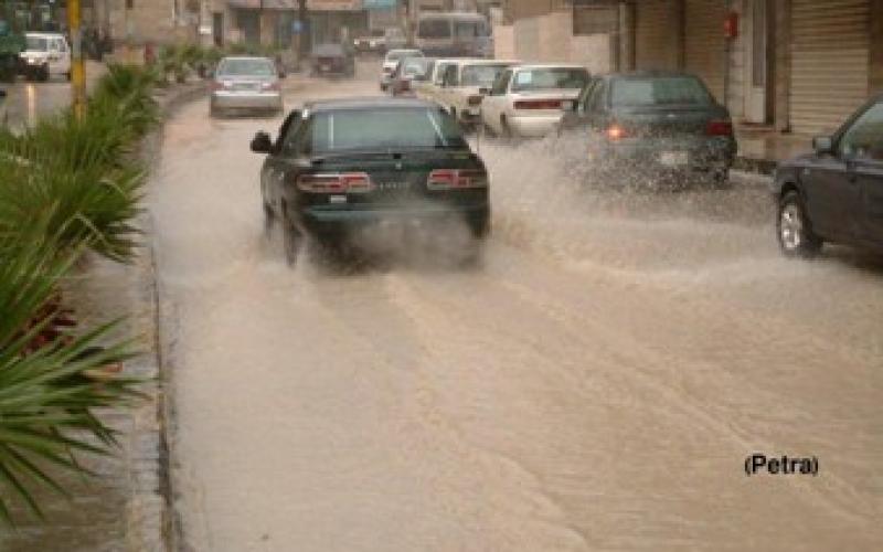 عجلون تشهد أمطارا غزيرة وتساقطا للبرد على المرتفعات 