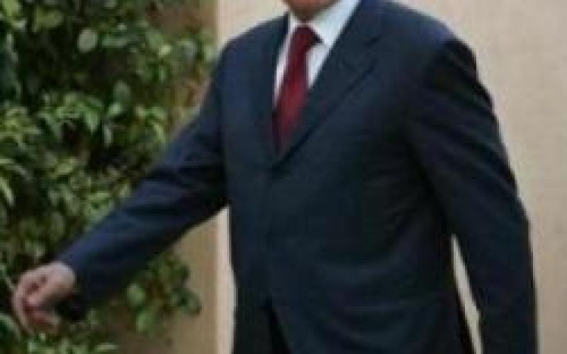 البخيت رئيس وزراء يبحث عن حقائب وزارية بطريقة البائع المتجول 