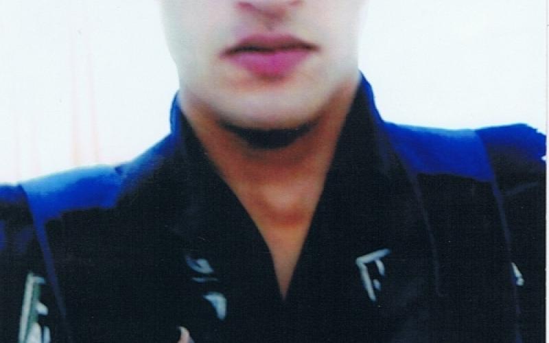 والد الشرطي أحمد الصبيحي يتهم جهاز الأمن العام بالتستر على قتل وتعذيب ابنه (فيديو)