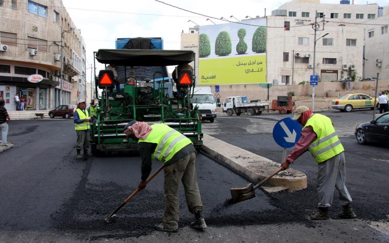 امانة عمان تنفذ اعمال تعبيد  وفقا لخطط مناطقها للعام 2011