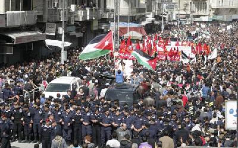 Peaceful demonstrations earn Jordan image