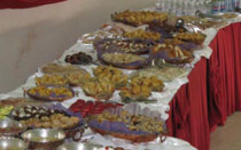 "أندية الخطابة الدولية" تقيم بازار خيري