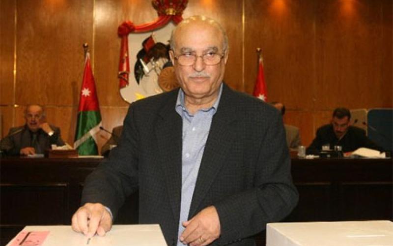 العدوان مطالب بالاستقالة بعد الاعتداء على الصحفيين 