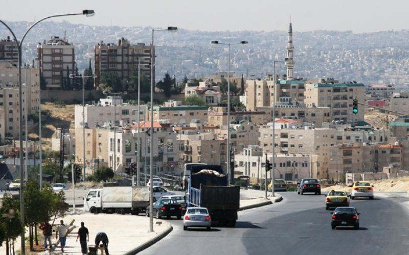 تشغيل الاشارة الضوئية على دوار مستشفى الملكة علياء 