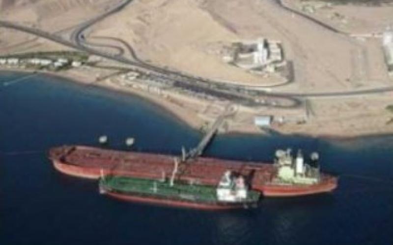 استئناف استقبال المشتقات النفطية على متن الناقلة جرش 