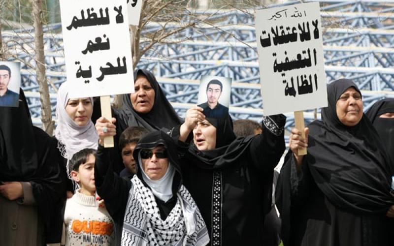 معتقلو التيار السلفي يضربون عن الطعام واعتصام للأهالي أمام الرئاسة