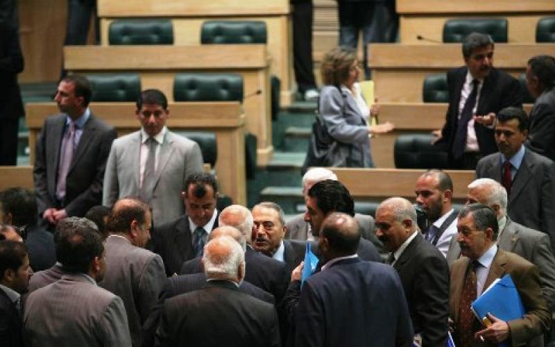 مجلس النواب يبرئ البخيت ويتهم الدباس في “الكازينو”..ومشاجرة بين النواب