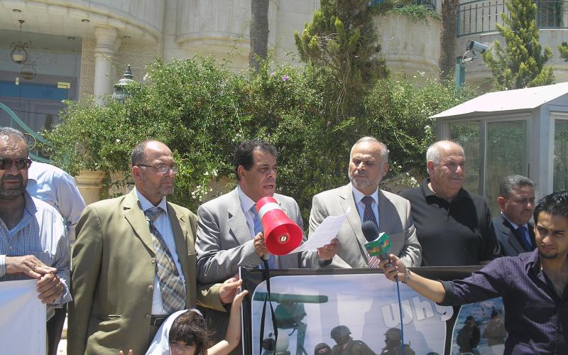 صور.. النقابات تحتج على منع اليونان “اسطول الحرية 2″ من الابحار