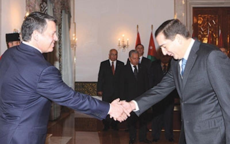 ويكليكس: الرفاعي عين لعلاقته مع الملك دون خبرة