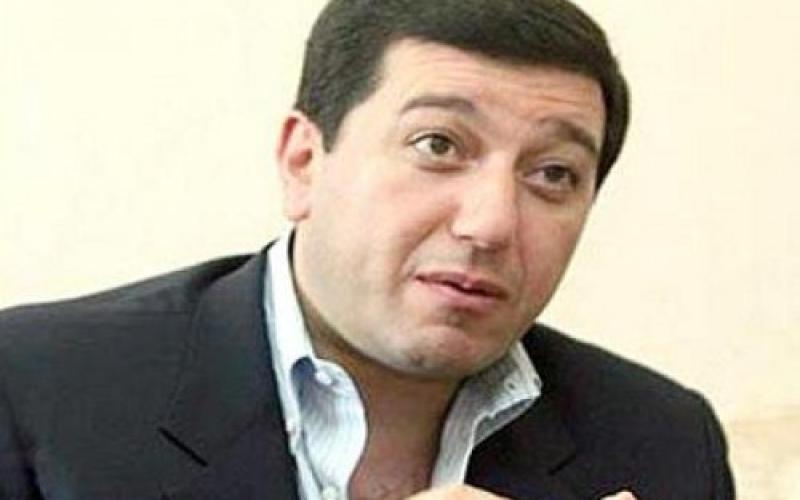 عوض الله حدد مصلحته المالية في البلد بعشر سنوات