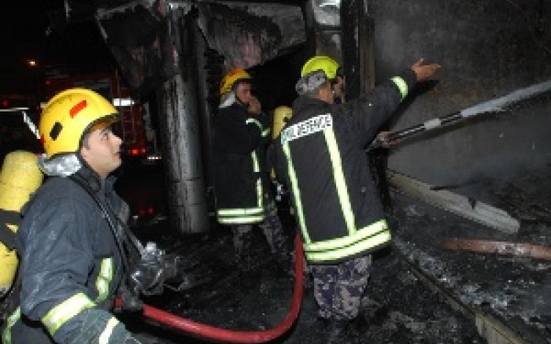 وفاة احد أفراد الدفاع المدني في حريق فندق مرمرة