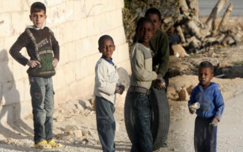 "المشرفة" قرية "الأحياء الموتى"