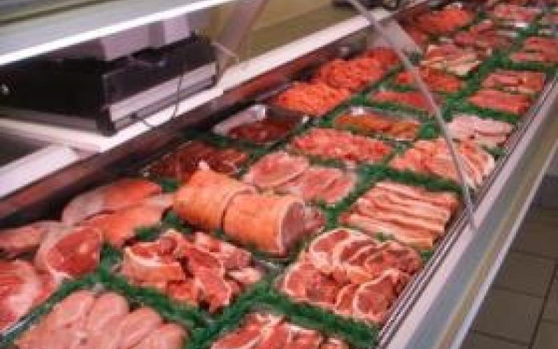 "المواد الغذائية" تلوح بالتصعيد بسبب أزمة اللحوم