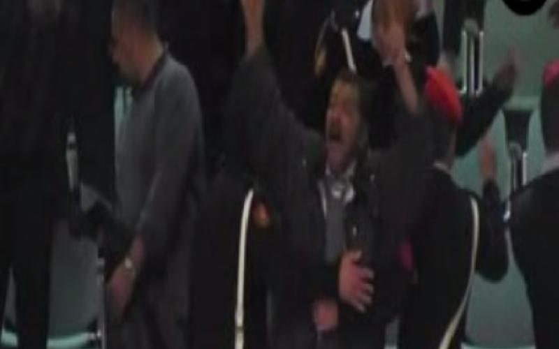 فيديو: اعتصام تحت القبة يرفع جلسة النواب