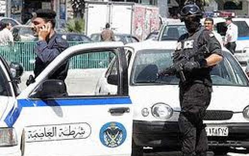 مكافحة مخدرات الزرقاء تعتقل الشباب وتداهم بيوت لأجل إخبارية كاذبة