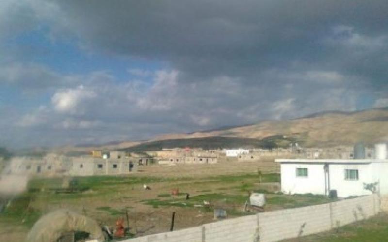 مواطنون بدير علا يؤكدون تضرر منازلهم بسبب تفجير الألغام الإسرائيلية