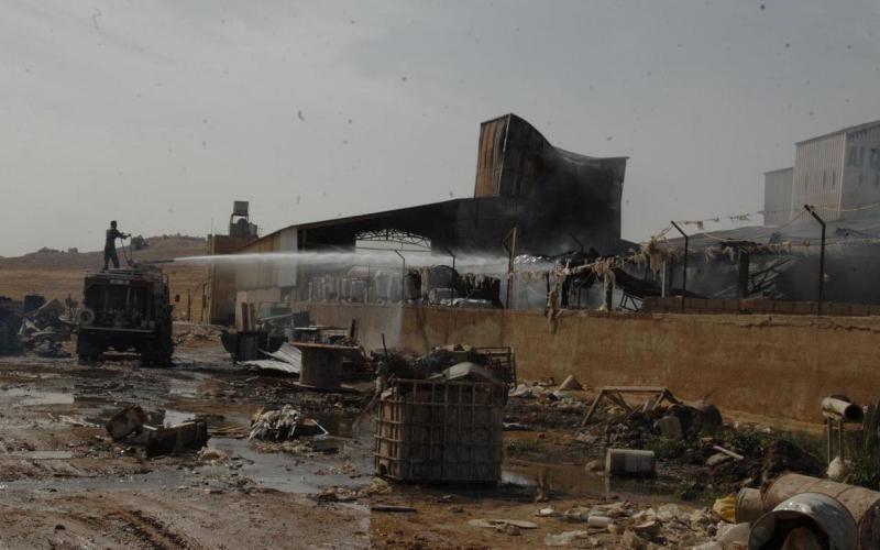 إخماد حريق كبير في شركة لصناعة الأسمدة في الزرقاء