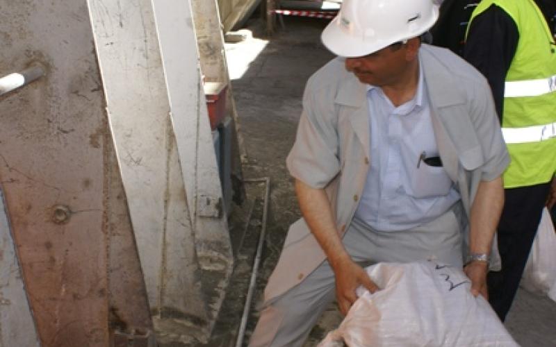 مصانع الاسمنت توافق على صرف راتب الـ 16 