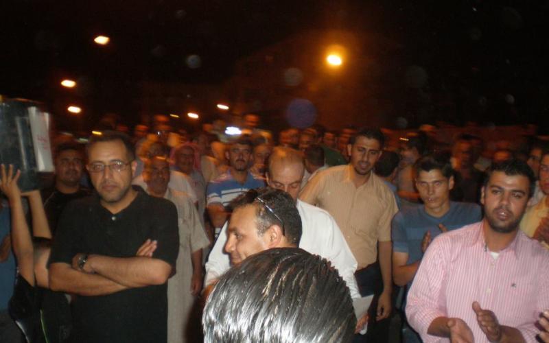الكرك: اعتصام ليلي يطالب برحيل الطراونة 
