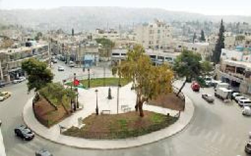 هلكتونا عرض ساخر على دوار باريس 