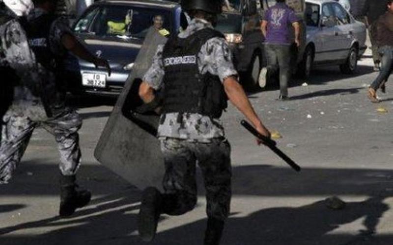 الكرك: أعمال شغب وإحراق كوخ للشرطة على خلفية مشاجرة سابقة