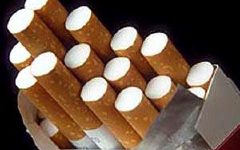 الحافظ: لا نية لرفع ضريبة السجائر