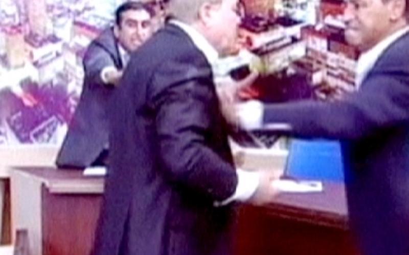 المعارضة تدين الاعتداء على منصور مراد 