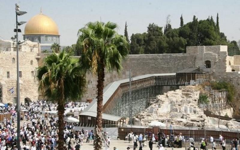 مؤسسة الأقصى: الاحتلال يستكمل هدم باب المغاربة