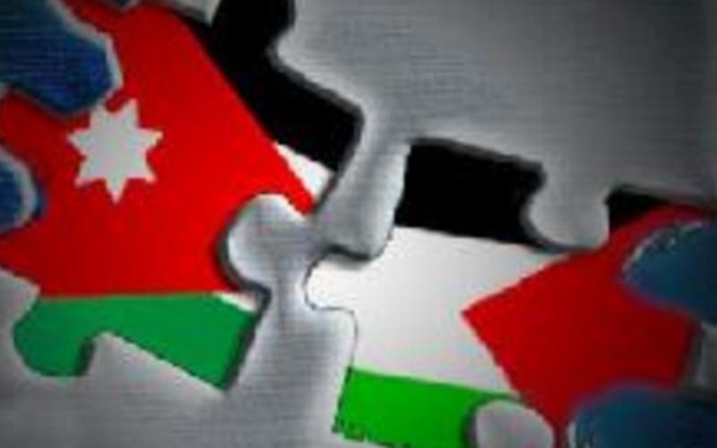 في مواجهة جبهتين انتهازيتين - اسماء