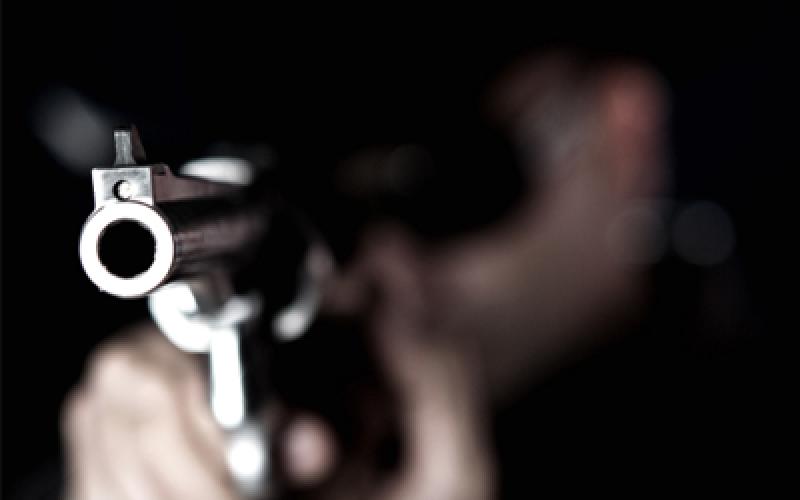 القبض على شخصين قاما بسطو مسلح 