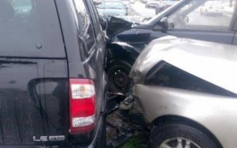 وفاة وإصابتان بحادث تصادم في العاصمة