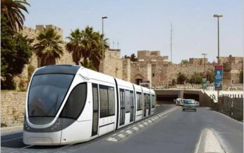  قطار اسرائيلي بالقدس يهدد الثقافة والاقتصاد ومعالم المدينة