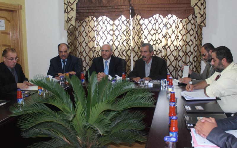 نقابة المعلمين تطالب بقانون لحماية المعلم 