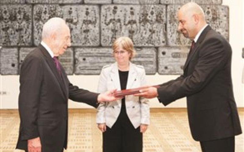 عبيدات يزور القدس 