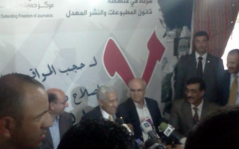 النسور من خيمة الصحفيين: الحكومة لا تستطيع تعديل "المطبوعات" 